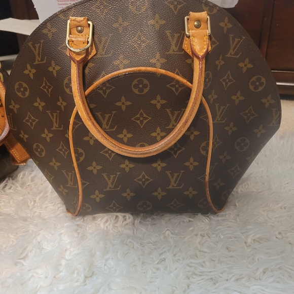 Louis Vuitton GM Ellispe with COA